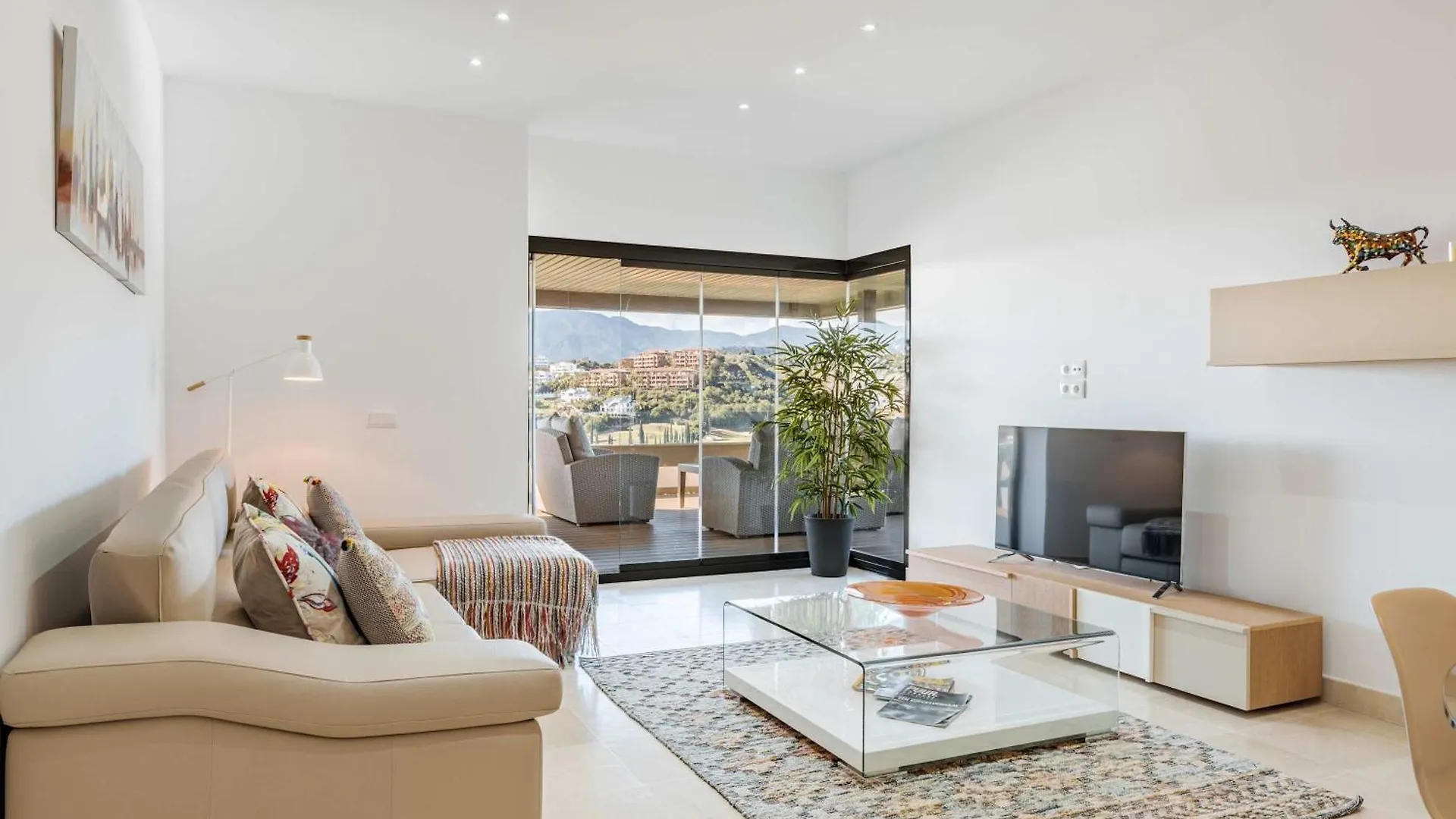 Hoyo19 10 Views Luxury Resort Estepona Apartment