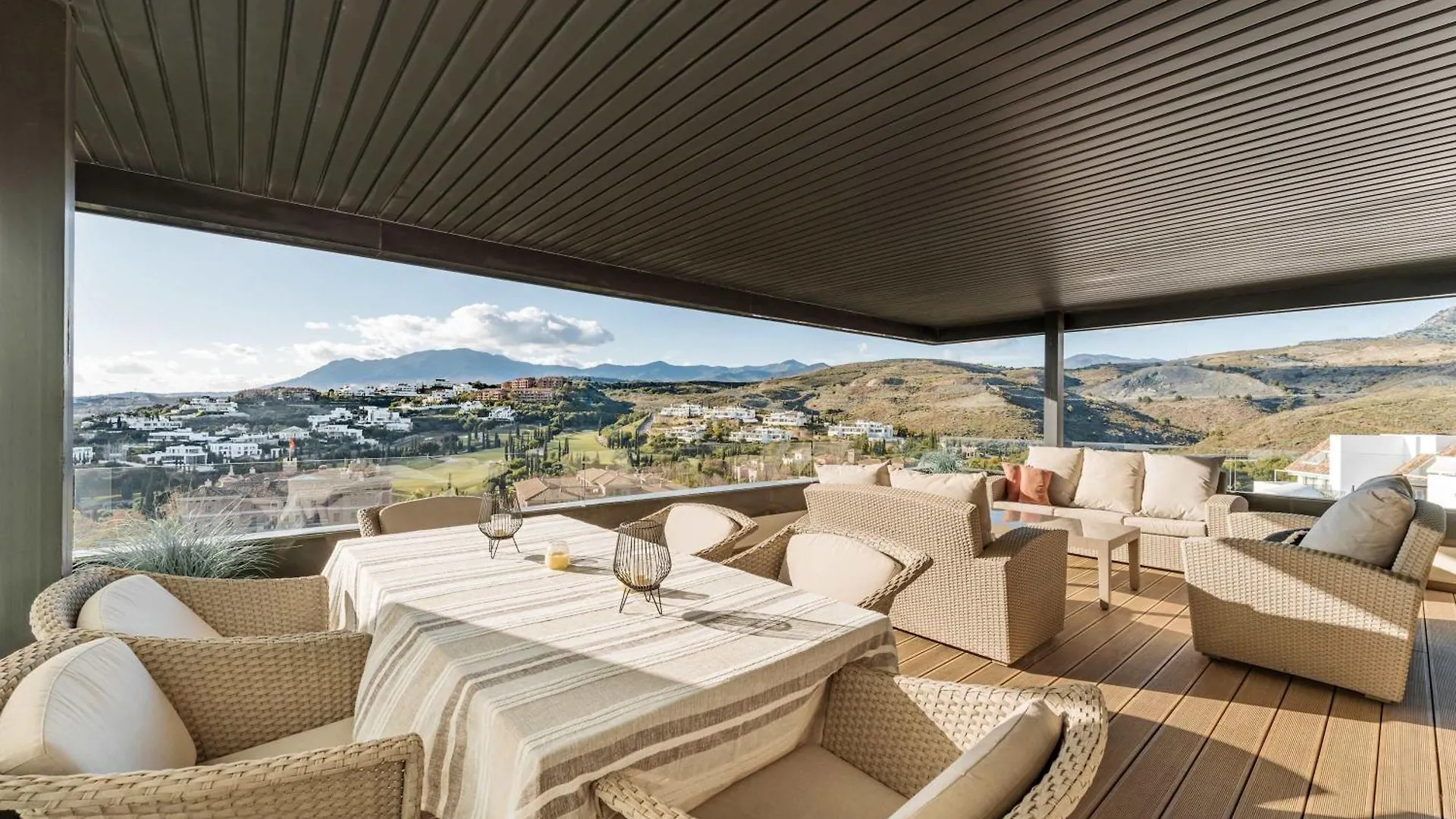 Hoyo19 10 Views Luxury Resort Estepona