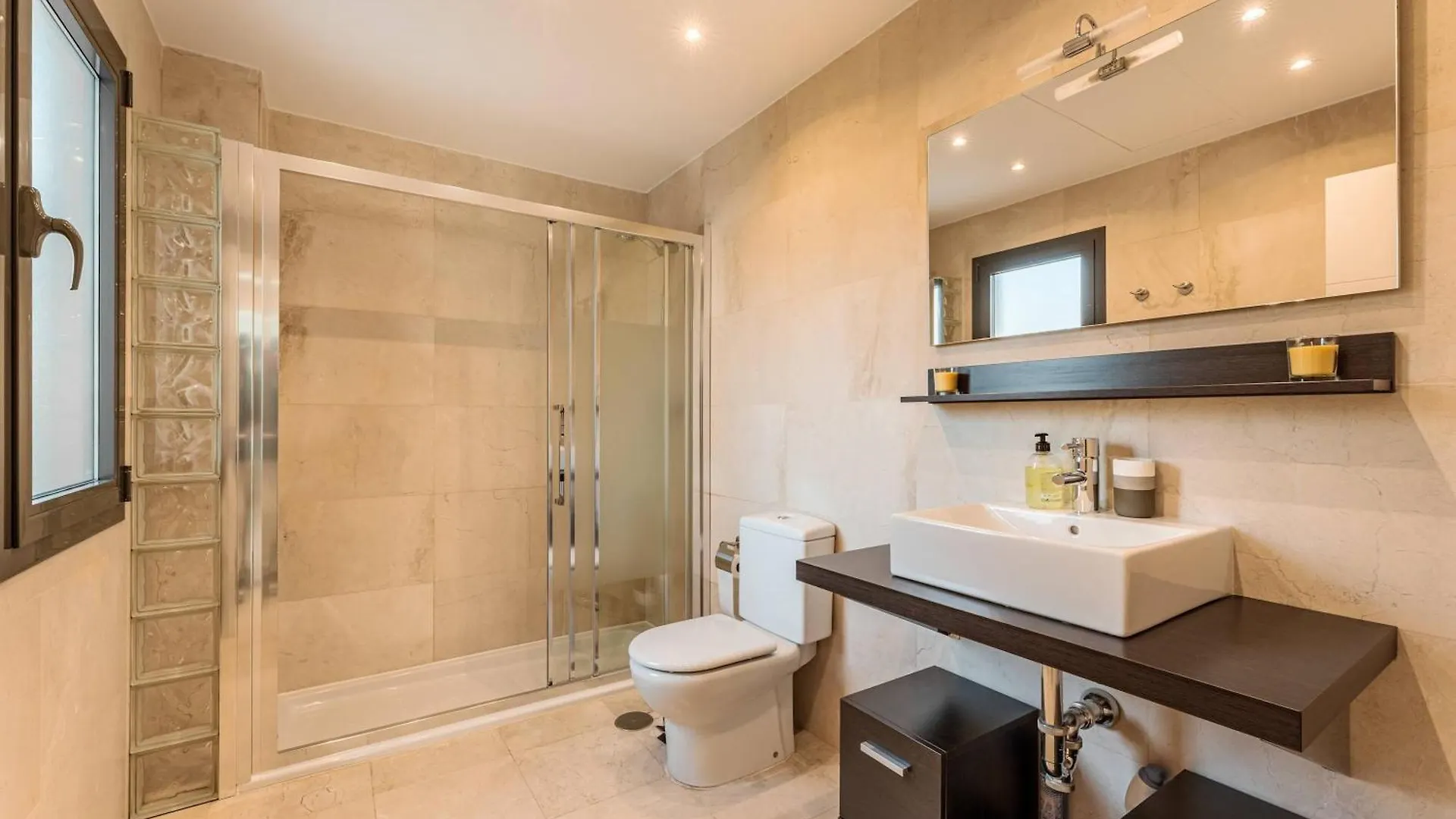 Hoyo19 10 Views Luxury Resort Estepona