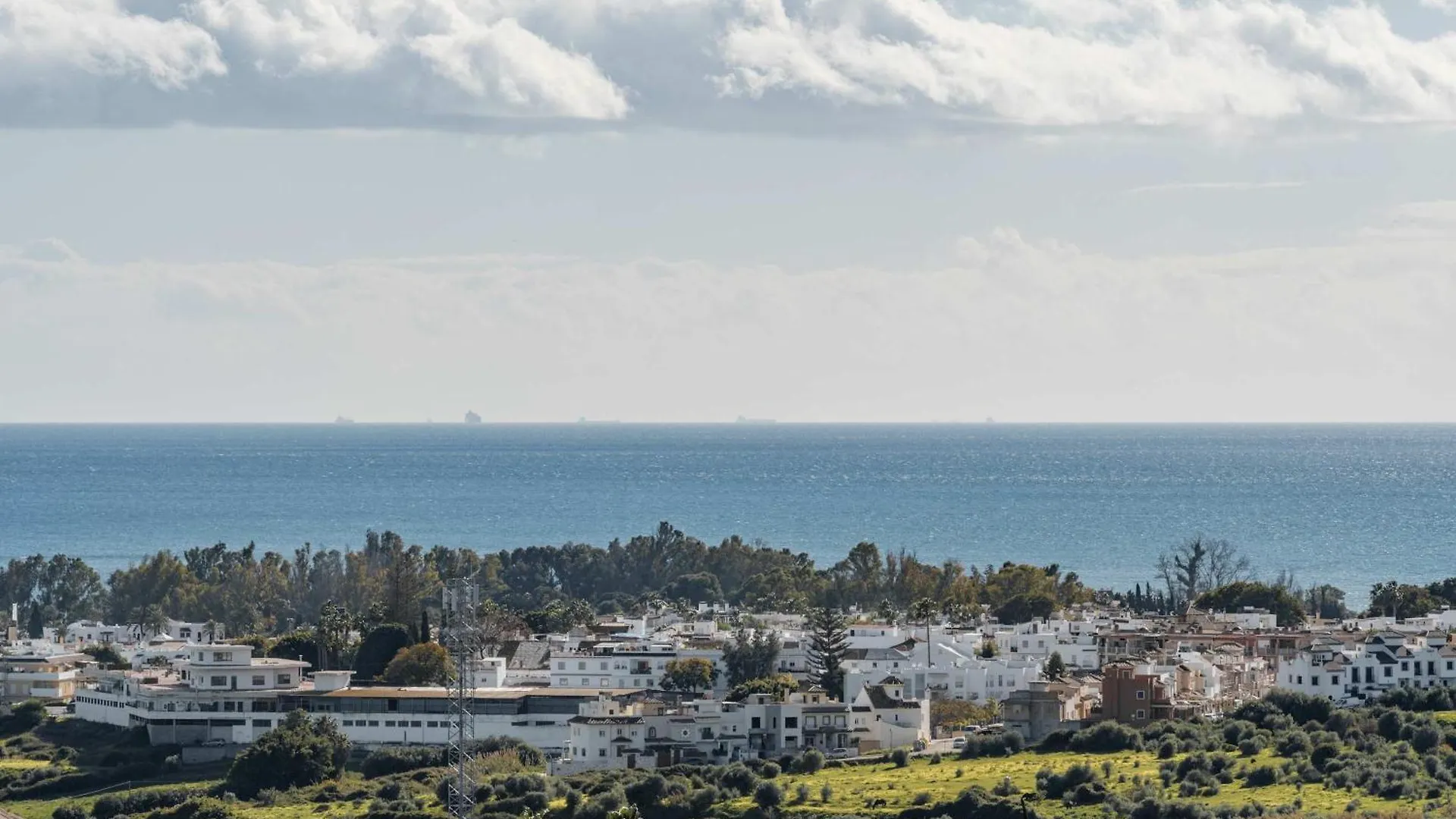 Hoyo19 10 Views Luxury Resort Estepona 0*,